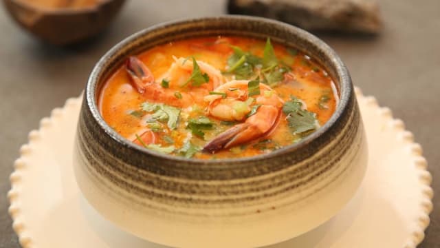 Soupe de Crevettes À La Citronnelle - Thai Basilic, Paris