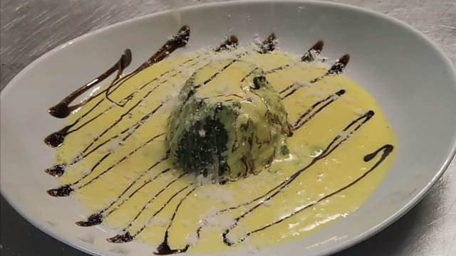 Tortino di spinaci con crema di formaggi e zafferano - La Pietra Scheggiata, Rome