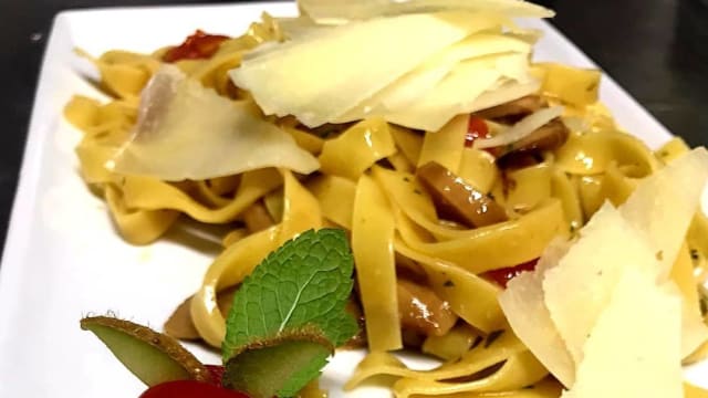 Tagliatelle ai funghi porcini* e pecorino toscano - Liberty