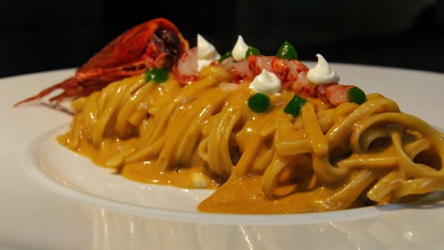 LINGUINE IN ASSOLUTO DI GAMBERO ROSSO DI MAZARA DEL VALLO  - 1990 Accademia Del Gusto, Rome