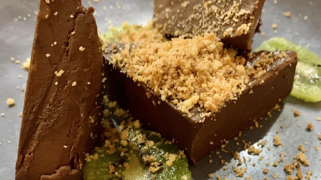 Ganache Au Chocolat, Crumble Coco Et Kiwis - Le Coin Pop, Paris