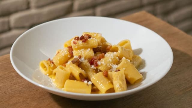 Mezze Maniche alla Carbonara - Locanda Trionfale, Rome