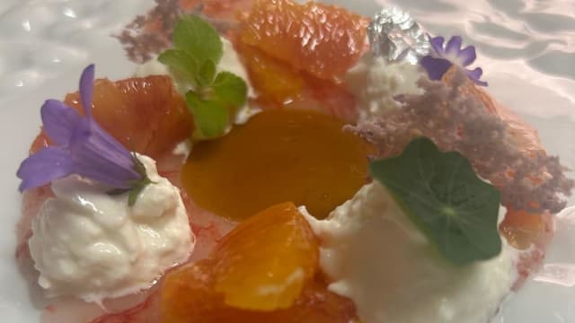 Carpaccio di gamberi  rossi, arance, stracciatella e salsa ponzu - Villa Ischia Restaurant