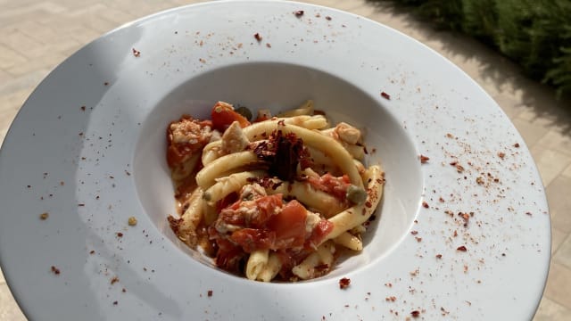 Strascinati di farine antiche fatti a mano con pomodorino sfr’scidd e rucola - Terre di Gaudio