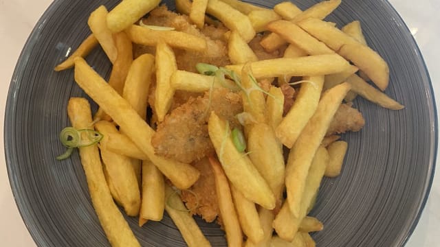 Fish & Chips sauce tartare et frite maison - Miam, Paris