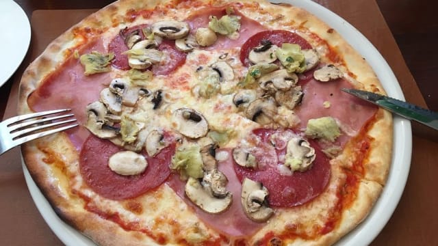 Pizza 4 stagioni - La Casa Di Michael, Amsterdam