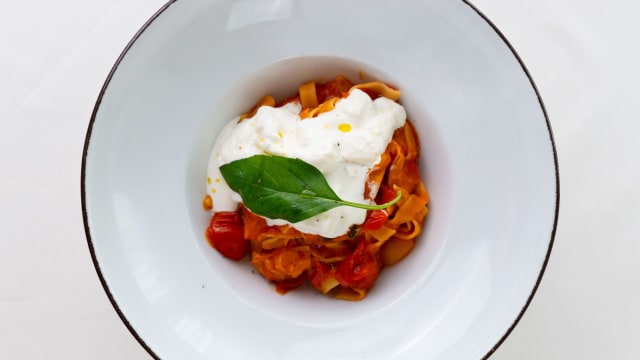 Tagliatella di casa ciliegini gialli e rossi, stracciatella di burrata - Ristorante Ai Pini