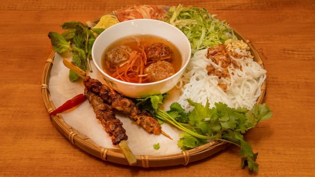 Bún chả - Vi Viet Comida Vietnamita Teatro Alicante, Alicante