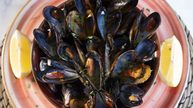 Impepata di cozze - Abbracci Bistrot