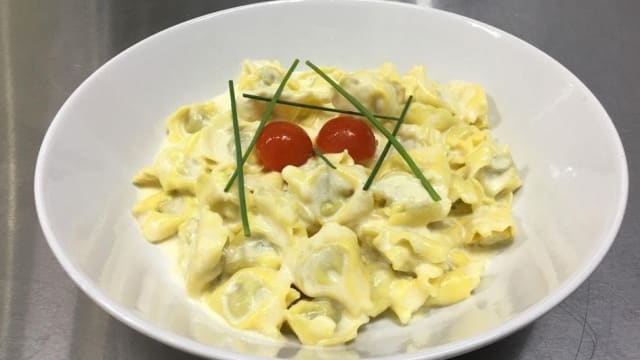 Tortellini jambon cru à la crème parmesan - Prenzo, Paris