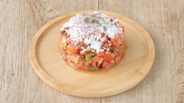 Tartar de tomate nuevo! - Mandrake Greek Street Food - Calle Almendro, Madrid