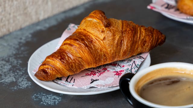 Croissant - Sweet & salty, Paris