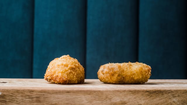 Croqueta casera de pollo al curry - Casa Alberola Lobster Bar, Alicante