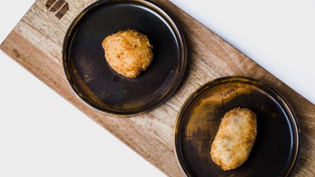 Croqueta casera de rape y gamba - Casa Alberola Lobster Bar, Alicante