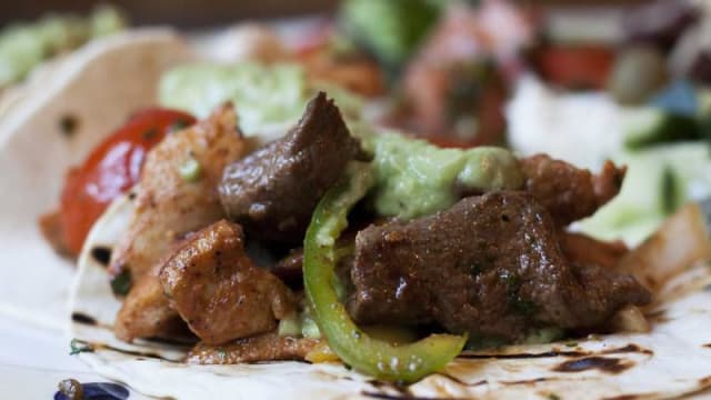 Fajitas Mixtas Met Kip en Biefstukreepjes Gemixt - Marimba, Amersfoort