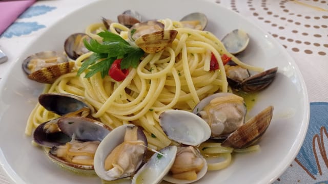 spaghetti alle vongole - Stuzzico by Lucius