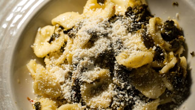 Orecchiette con cime di rapa e ricotta salata - Stappiamo | Wine, Food, Drink