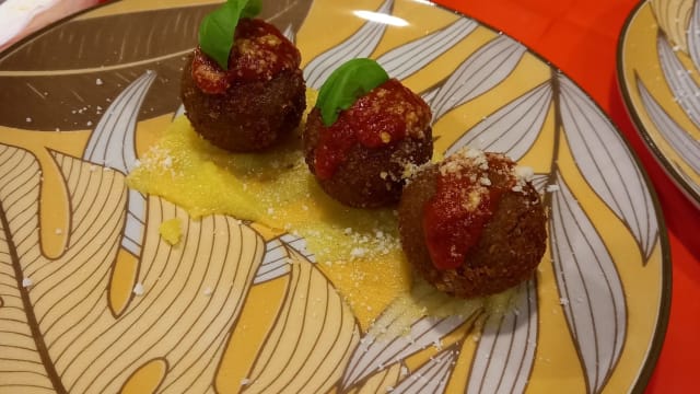 Polpette al sugo di parmigiana  - Secondo Tempo