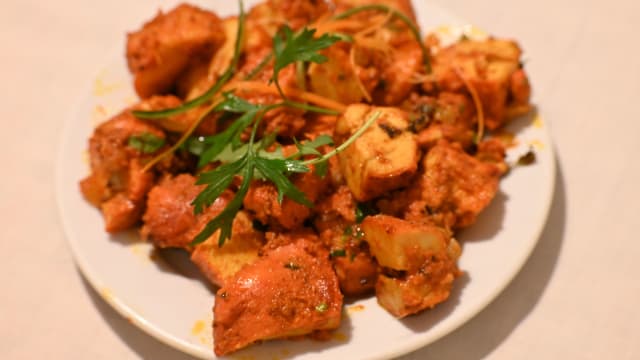 Chicken Tikka Chat - Hola Nepal, Barcelona