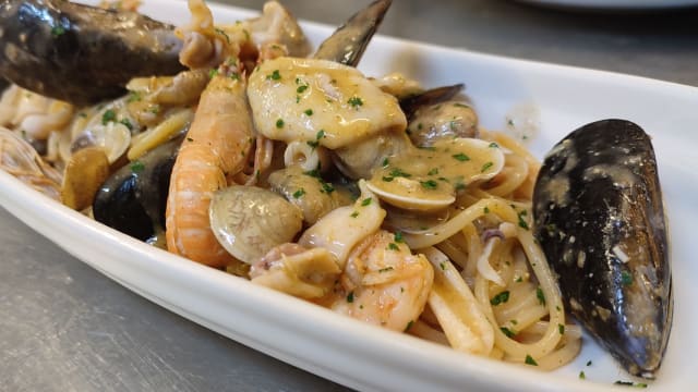 Spaghetti ai frutti di mare  - La Sciabola