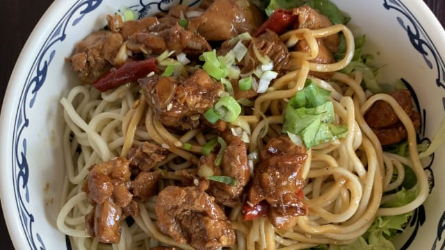 Soupe de nouilles au poulet - Ramen Pantin