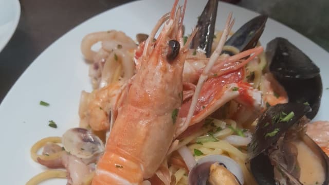 Tagliolino allo scoglio con pachino - locanda rancolfo