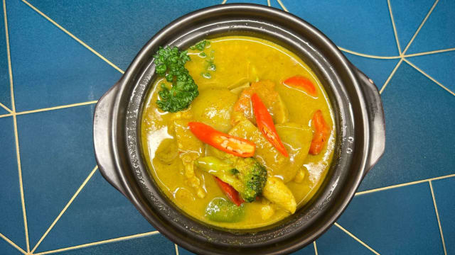 Poulet au curry vert - Shambala , Prilly