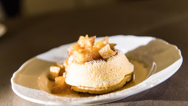 Tortino alla ricotta e mele caramellate alla cannella - La Torre Del Gusto