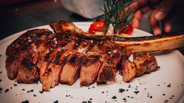 Tomahawk - Loyal Restaurant, Legnano