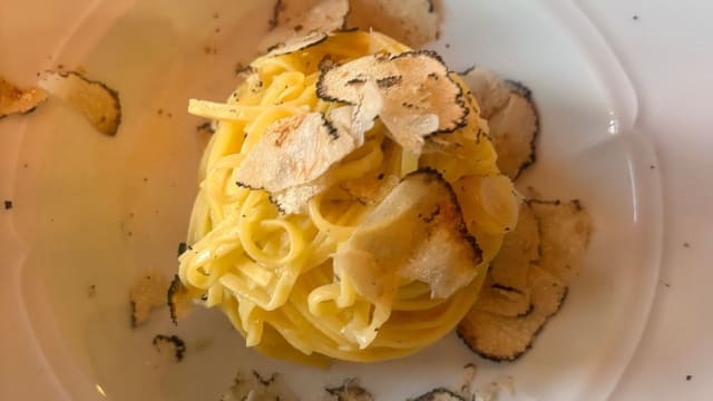 Tagliolini con tartufo - Regina Corner