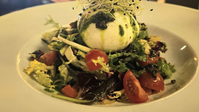 Ensalada con burrata - Restaurant Espai Wellness, Granollers