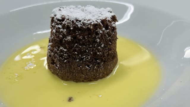 Caprese al cioccolato bianco o fondente con salsa alla vaniglia - Agriturismo Il Rivolo