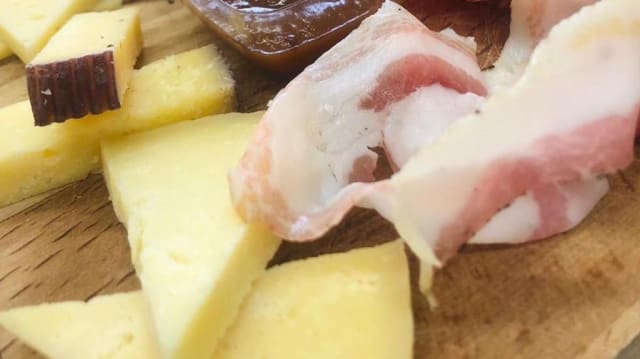 Degustazione di salumi e formaggi irpini con confettura della casa - Agriturismo Il Rivolo