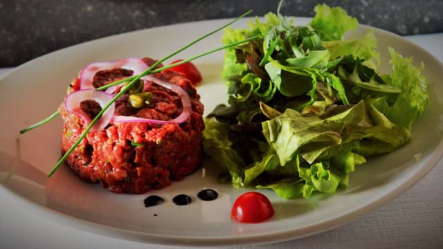 TARTARE DE BŒUF A LA GENEVOISE - Bagatelle Genève