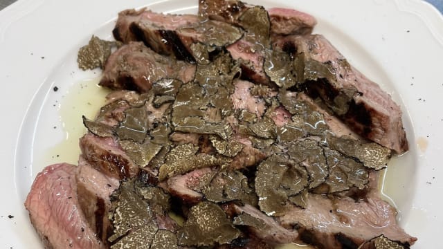 Controfiletto di tagliata di vitella al tartufo - Casale l'Antico Carro, Cortona