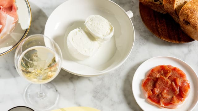 Mozzarella di Bufala (250gr) - Spazio Niko Romito Roma Bar e Cucina, Rome