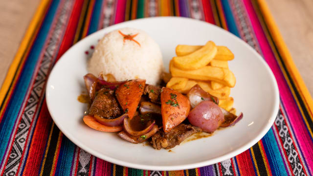 Lomo saltado - I Peruvià, Brescia