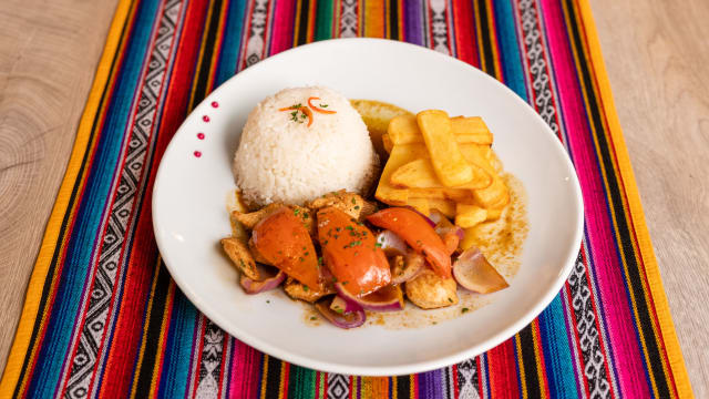 Saltado de pollo - I Peruvià, Brescia