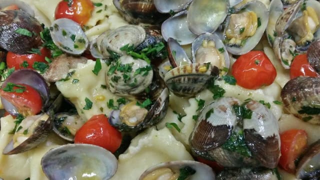 Culurgiones in salsa di vongole  - Domu Incantada