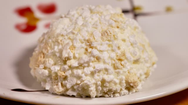 Meringata semifreddo con cuore di vaniglia - Osteria della Stazione, Marino