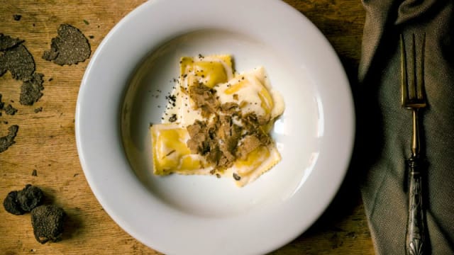 Ravioli di patate al tartufo nero - Il Paiolo, Florence