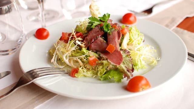 Salade "Chalosse" (gésiers confits, magret fumé) - La Chalosse, Guyancourt