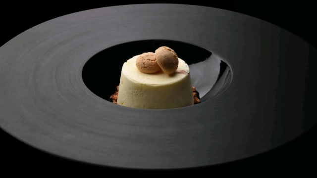 Semifreddo all'arancia con mandorle caramellate - Ristorante Bistrot lo Zero