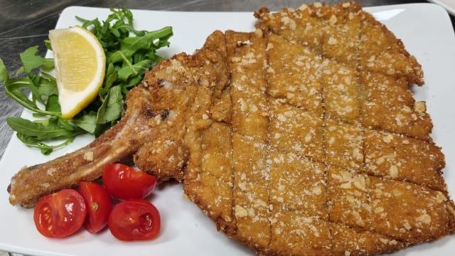 Cotoletta di Vitello alla Milanese - Ocean Restaurant, Milan