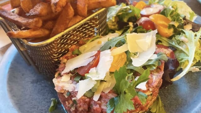 Tartare de bœuf à l'italienne - La Cascade, Paris