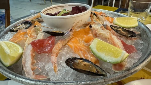 Variatà di crudo del giorno - Marotta Fish & Oyster bar, Giardini Naxos