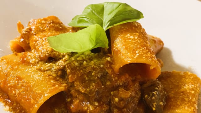 Paccheri “napul’è” al vero ragu’ napoletano - Napul'e', Rome