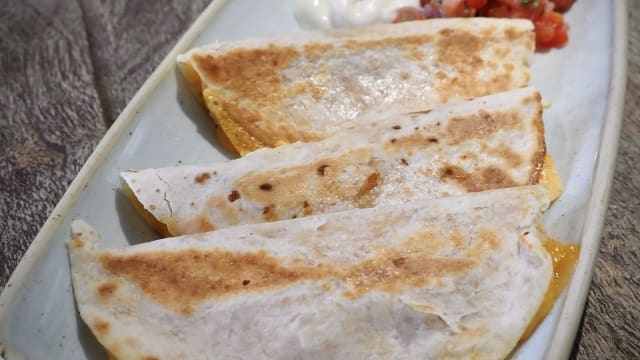 quesadillas de pollo - Bivio - Steak House, Barcelona