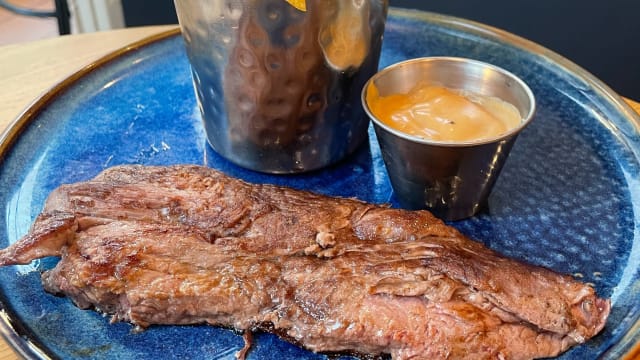 Steak, Sauce Au Poivre Vert De Madagascar - Le Solferino, Paris