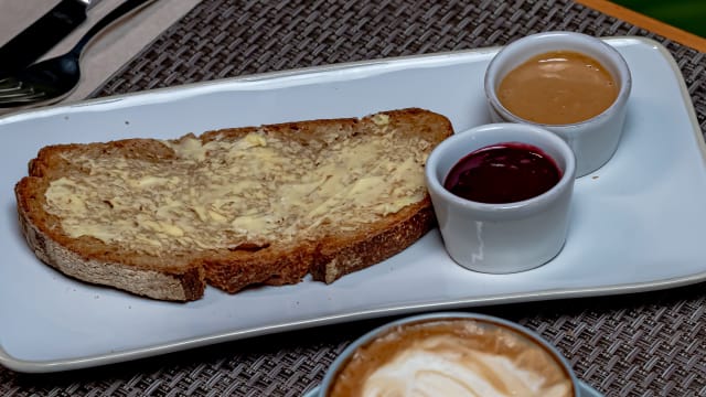 Organic butter, agave & homemade blackberry jam - Local Your Healthy Kitchen -  Santos, Lisbon